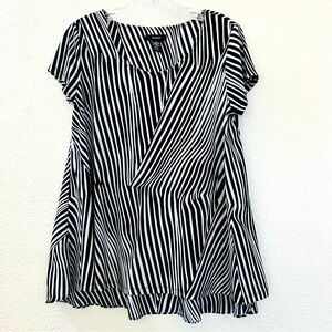Alfani Black & White Animal Print Short Sleeve Zebra Print Top Size Small